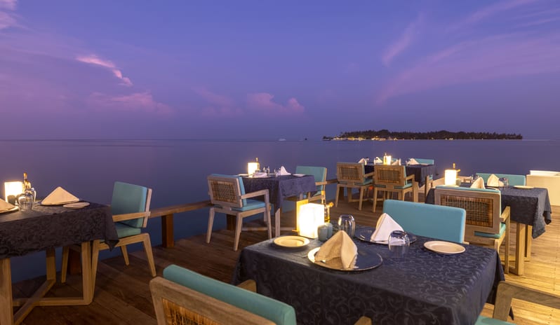 Angsana Velavaru_Azzurro Restaurant_Outdoor Dining